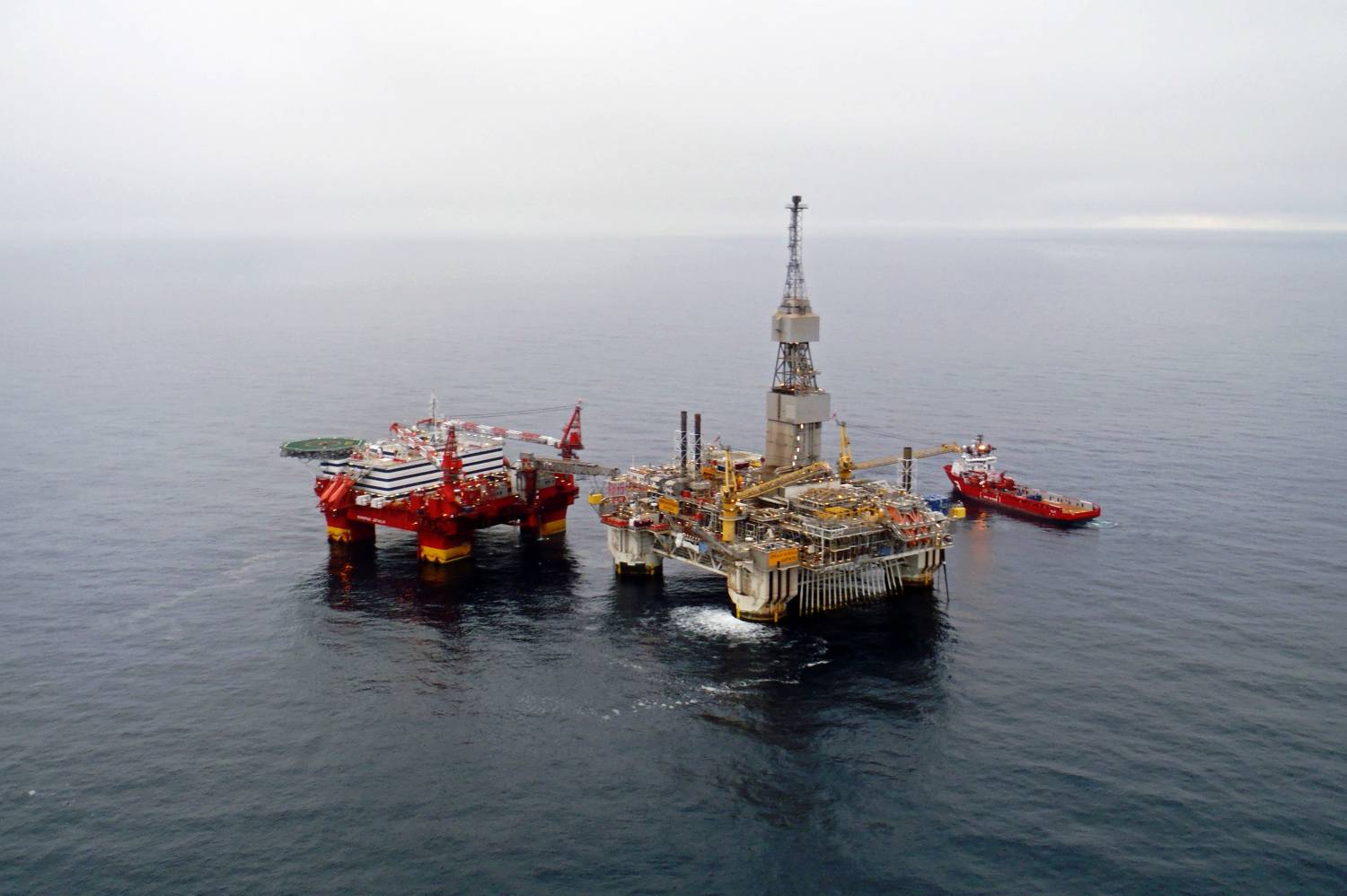 Норвегия потеряет 40 тысяч нефтяников до конца 2015 года