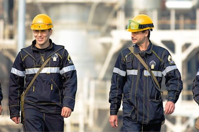Работники «Роснефти» удостоены наград Минэнерго РФ